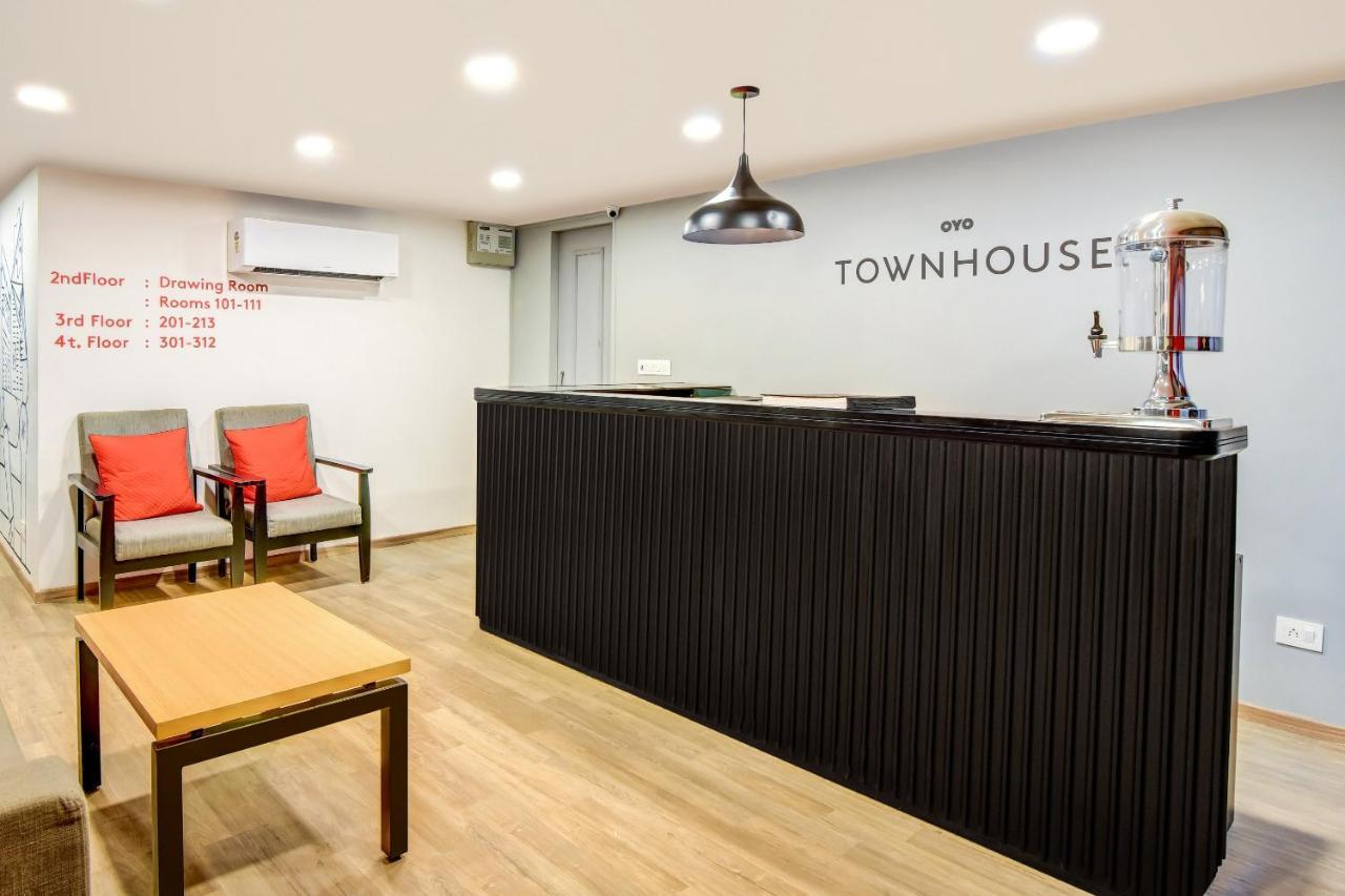Oyo Townhouse 115 Patel Nagar Hotel Ню Делхи Екстериор снимка