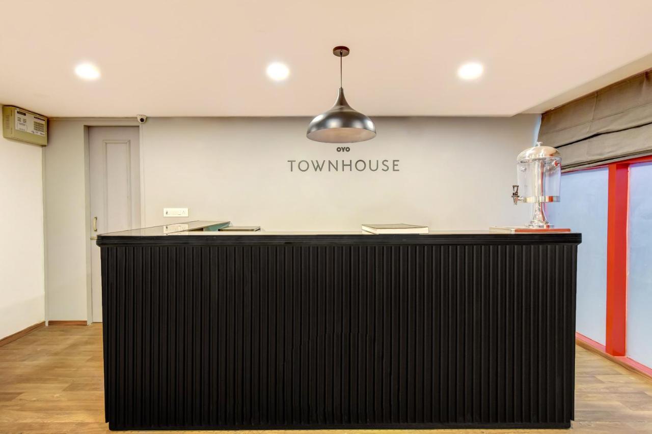 Oyo Townhouse 115 Patel Nagar Hotel Ню Делхи Екстериор снимка